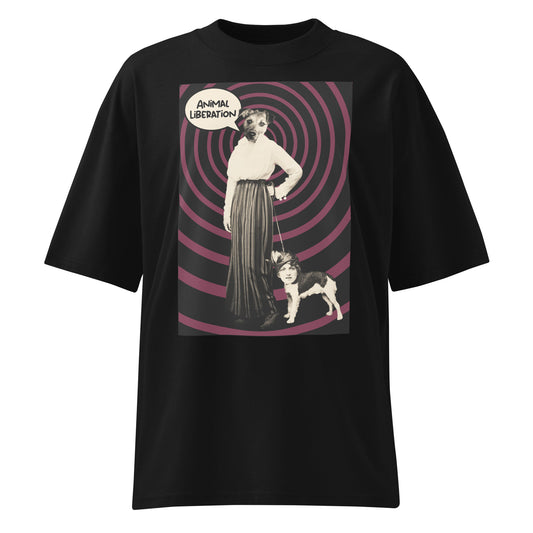 Schwarzes Oversized-Shirt aus Bio-Baumwolle mit Animal Liberation Print und surrealem Hundemotiv auf lila Spiralhintergrund.