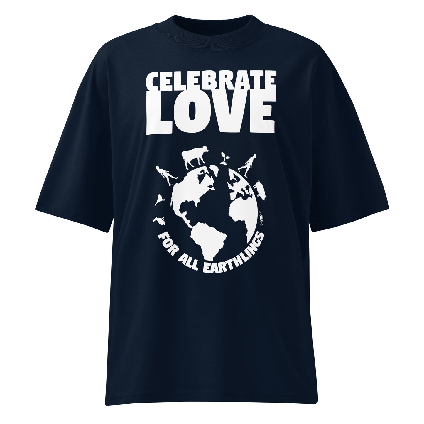 Dunkelblaues Bio-Baumwoll-Oversized-Shirt mit weißem Celebrate Love for all Earthlings-Print und Weltkugel-Motiv.