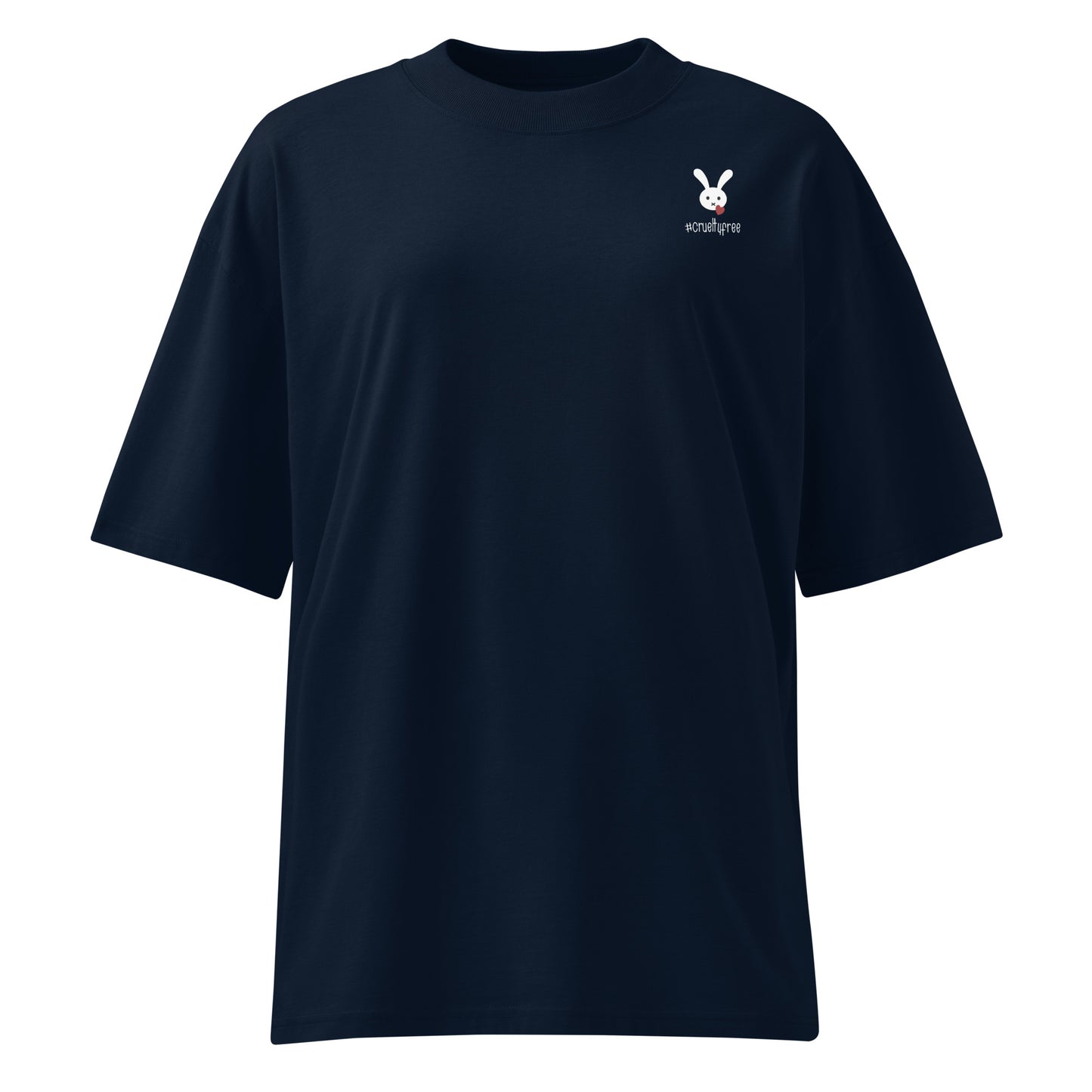 Dunkelblaues Oversized Bio-Baumwoll-Shirt mit weißem Häschen-Logo und #crueltyfree Schriftzug auf der Brust.