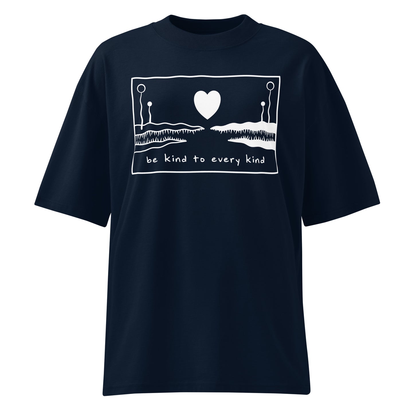 Dunkelblaues Bio-Baumwoll-Oversized-Shirt mit weißem „Be kind to every kind“-Print und Herz-Grafik.