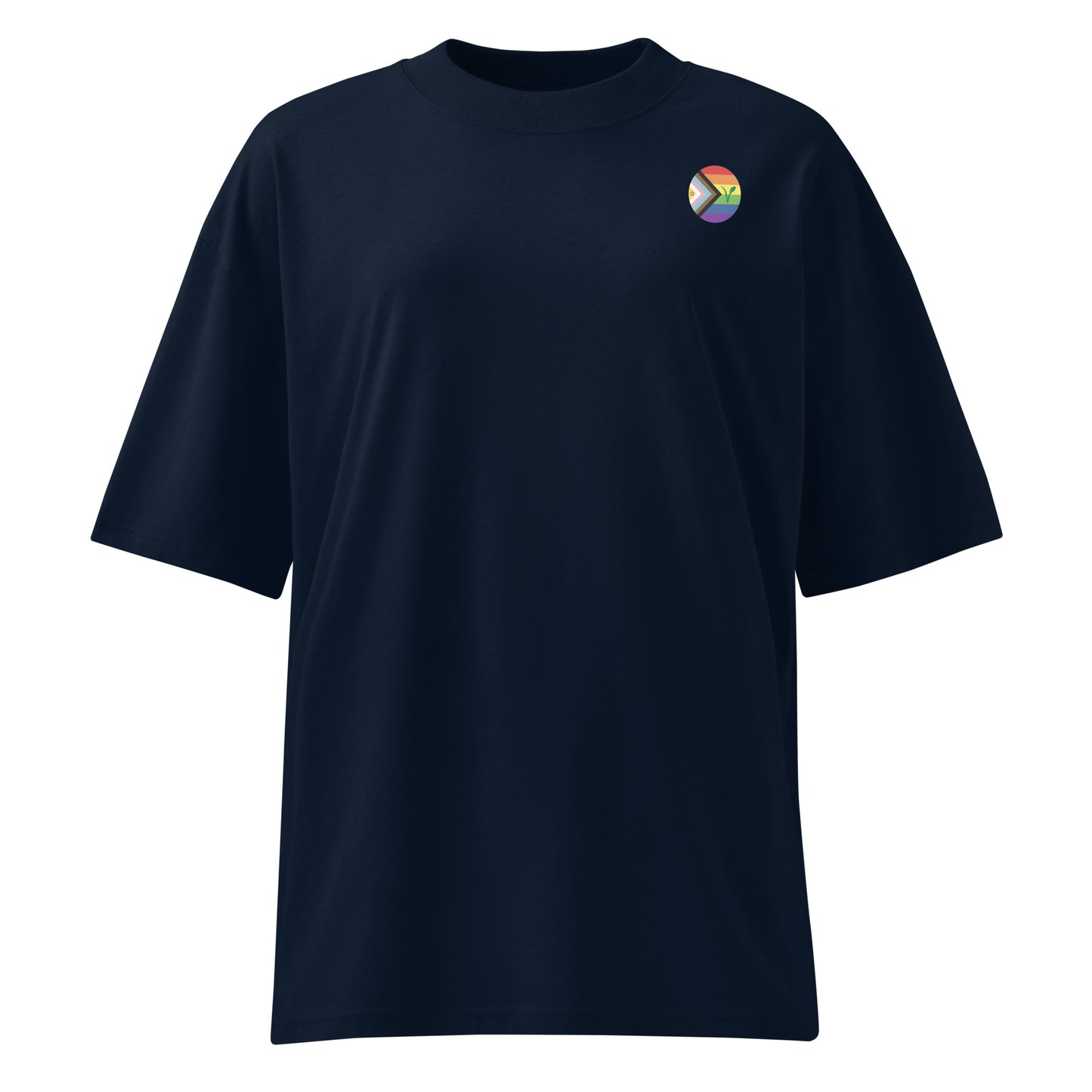 Dunkelblaues Bio-Baumwoll-Shirt im Oversized-Schnitt mit kleinem LGBTQAI+ und Vegan-Logo auf der Brust.