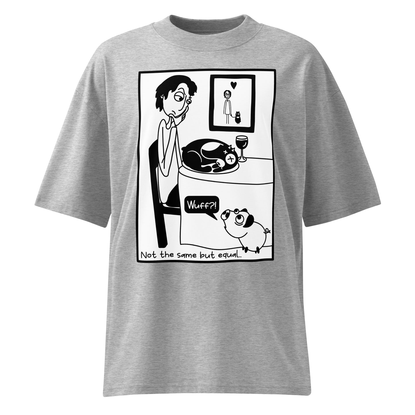 Graues Oversized-Shirt aus Bio-Baumwolle mit schwarzem Comic-Print und dem Schriftzug Not the same but equal.