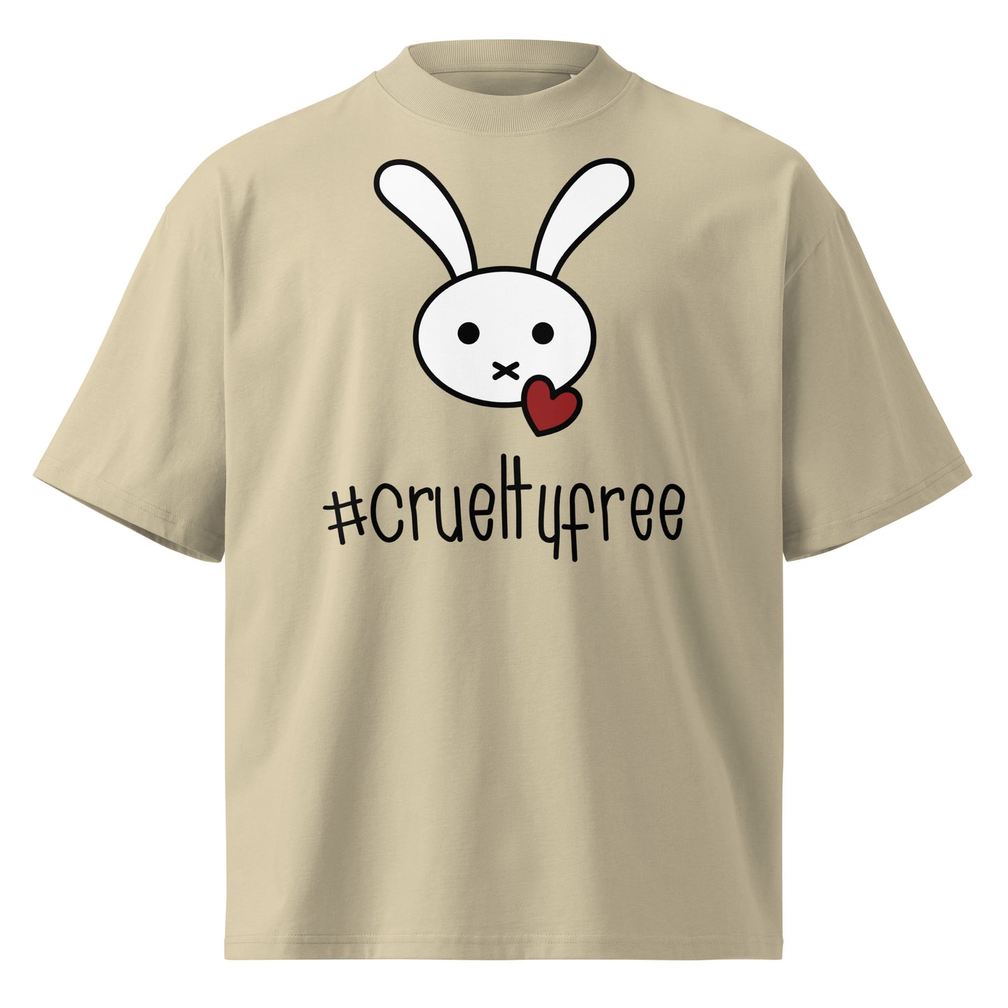 Beiges Oversized-Shirt aus Bio-Baumwolle mit weißem Hasen-Motiv, rotem Herz und #crueltyfree Schriftzug.