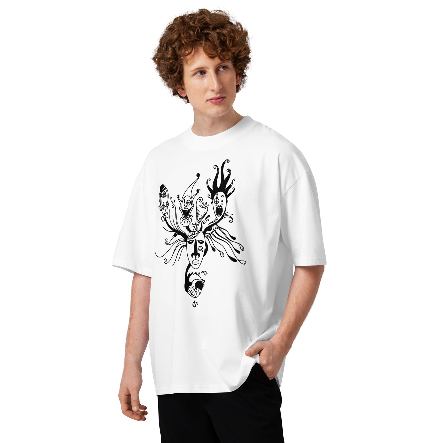 Weißes Bio-Baumwoll-Oversized-Shirt mit schwarzem Mental Health Masken-Print und tief angesetzten Schultern.