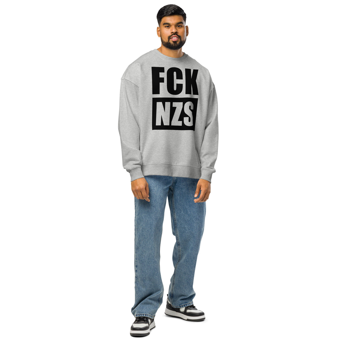 Oversized Sweatshirt, meliert grau, FCK/NZS-Print vorn am Modell
