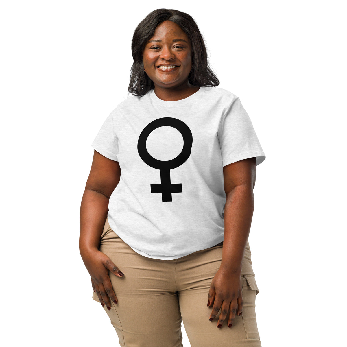 Damen-T-Shirt hellgrau mit schwarzem Kreis-und-Symbolmotiv, getragen an Modell