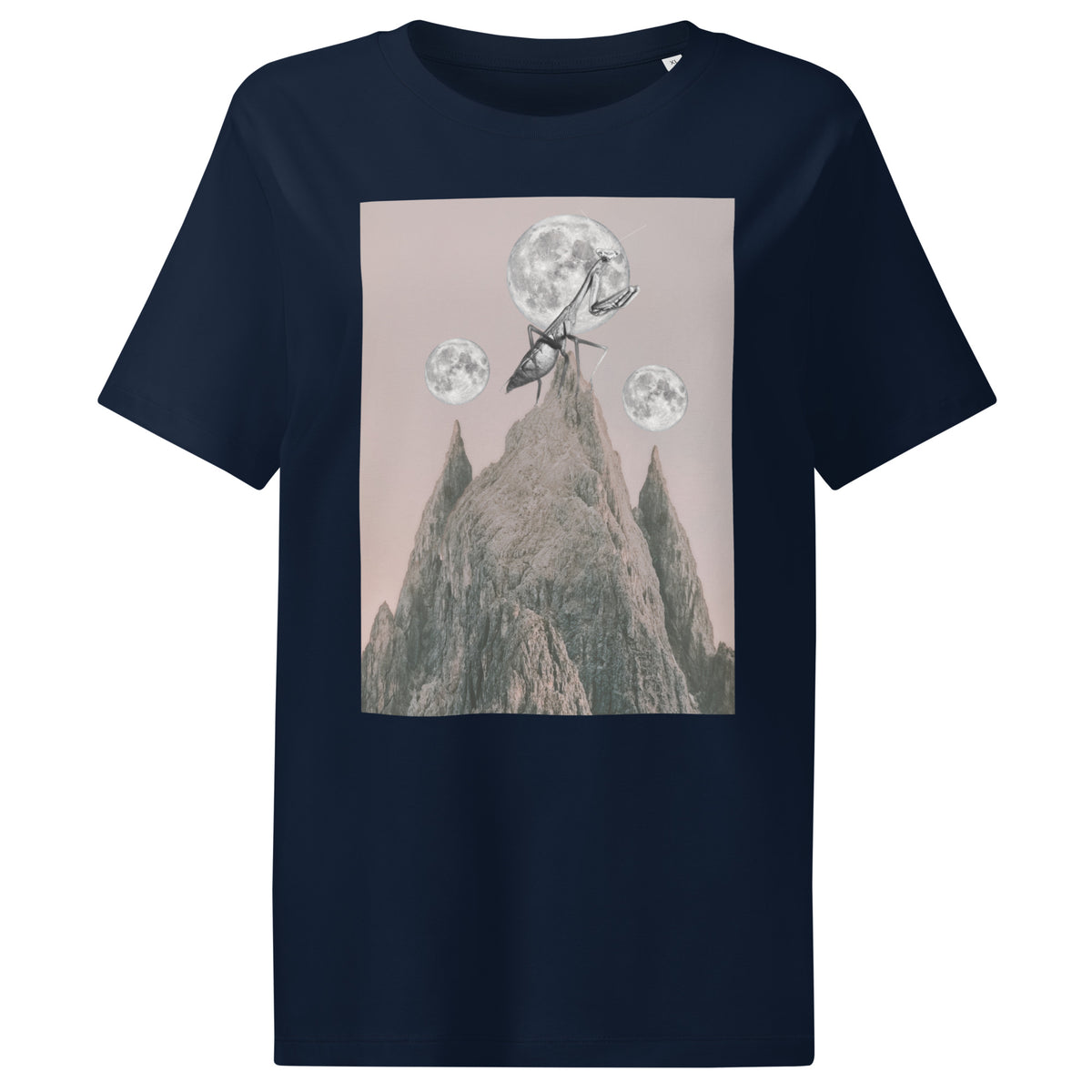 Damen-T-Shirt dunkelblau mit Frontprint: Gottesanbeterin über Bergen