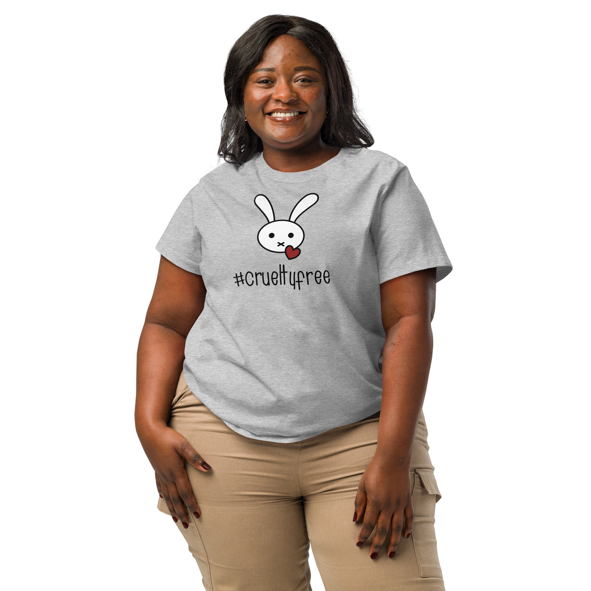 Grau meliertes Damen-T-Shirt mit Hase-Print #crueltyfree, am Model getragen