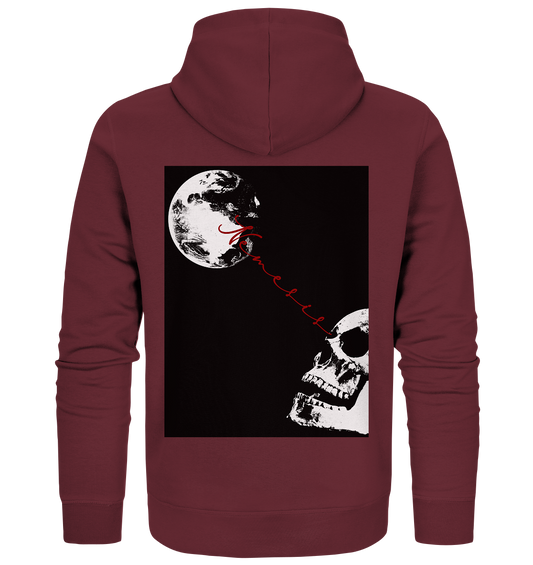 Vegan, Organic & Recycled Zipper Hoodie: Nemesis - Dystopische digitale Collage (bedruckt, Totenkopf schaut auf Erde, das Wort Nemesis in rot verbindet beide Bildelemente, auf schwarzem Hintergrund, minimalistisch, dystopisch, düster, Core, Heavy Metal, Gothic) color: red